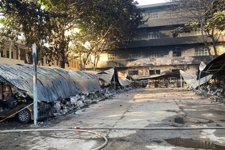 Quảng Nam: 40 xe điện trong khuôn viên trường Cao đẳng Điện lực Miền Trung bị cháy rụi