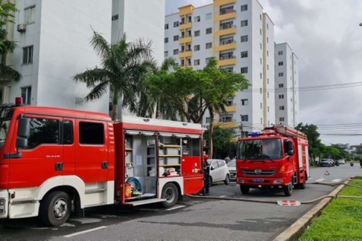 Đà Nẵng: Cháy căn hộ ở tòa nhà 12 tầng khiến nhiều người hoảng hốt